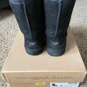 Ugg Classic Short Black Boots kids 4/women’s 6